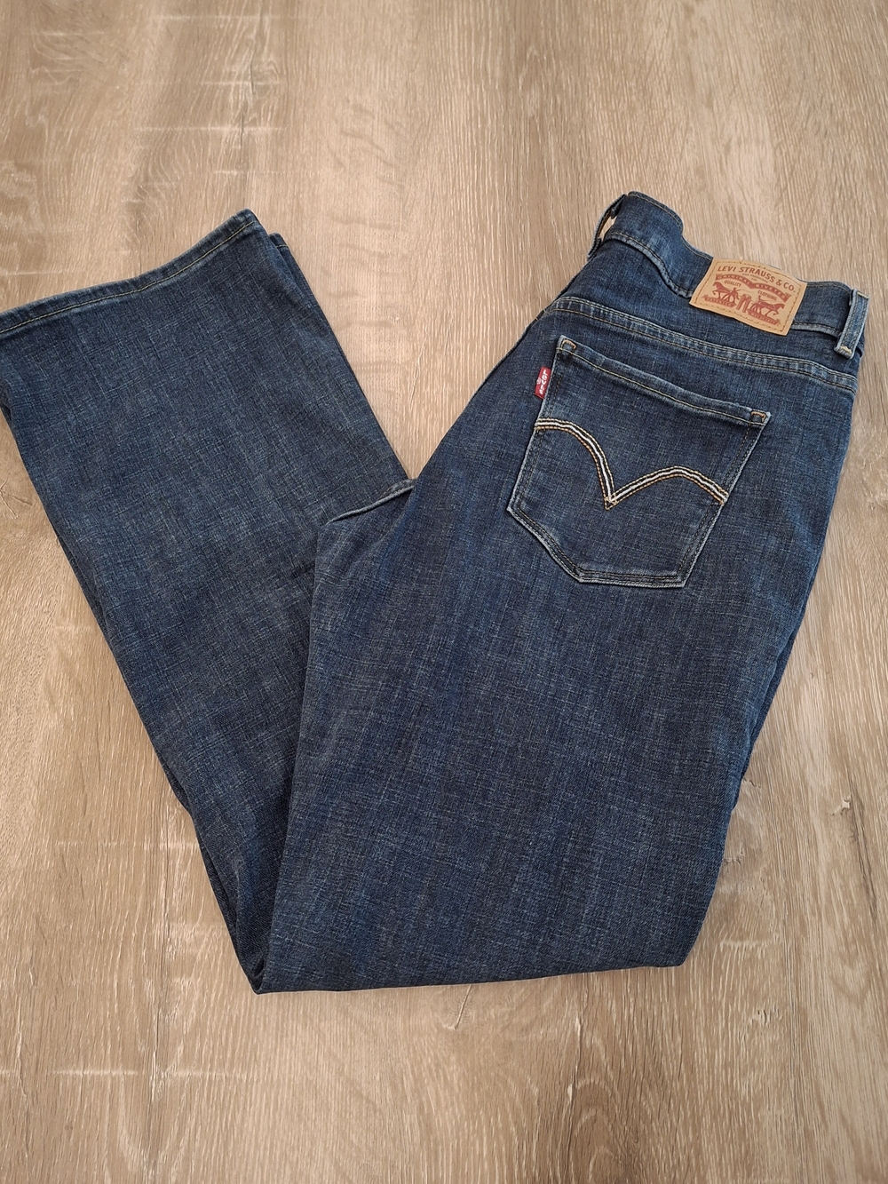 Levi's Classic Bootcut Jeans Women's 6S / 28x30 Medium Dark Wash
